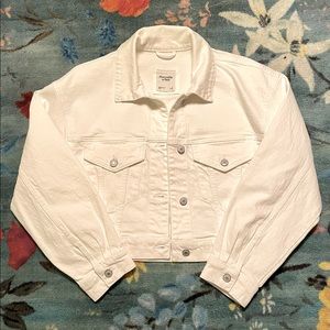 Abercrombie & Fitch cropped white denim jacket, size small, NWT